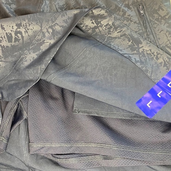 NWT Orvis Navy Blue Travel Skort Shattered Glass Embossed Print Large NEW - Picture 5 of 9